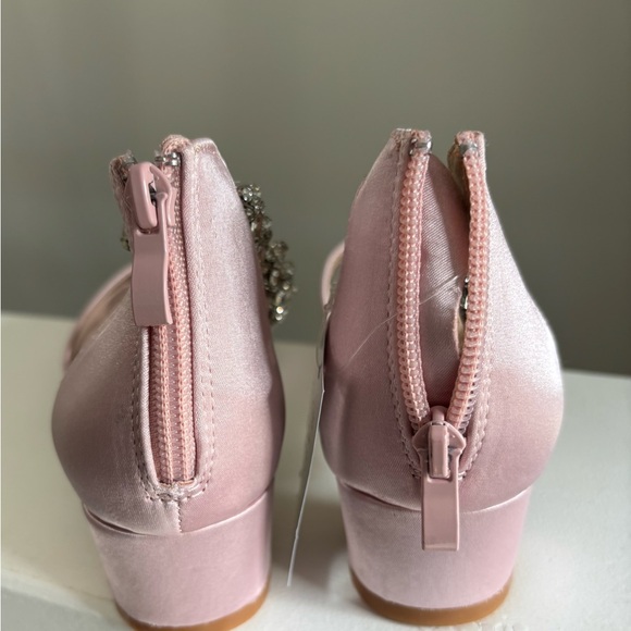 Badgley Mischka Pink Heels with Rhinestone Accents zip back size 4 party wedding - Picture 3 of 7